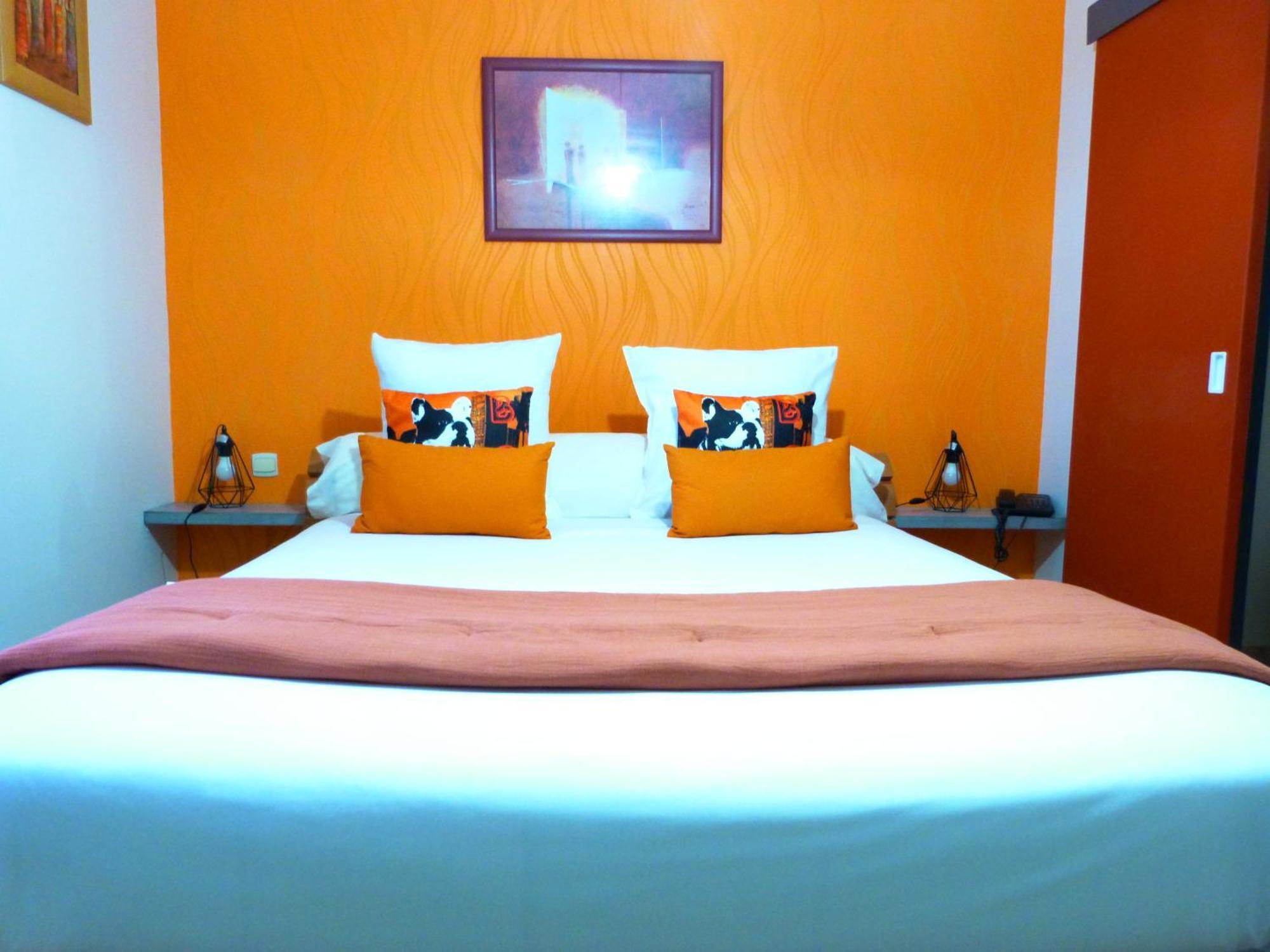 Logis Hotel Les Confins Du Perche ソー エクステリア 写真